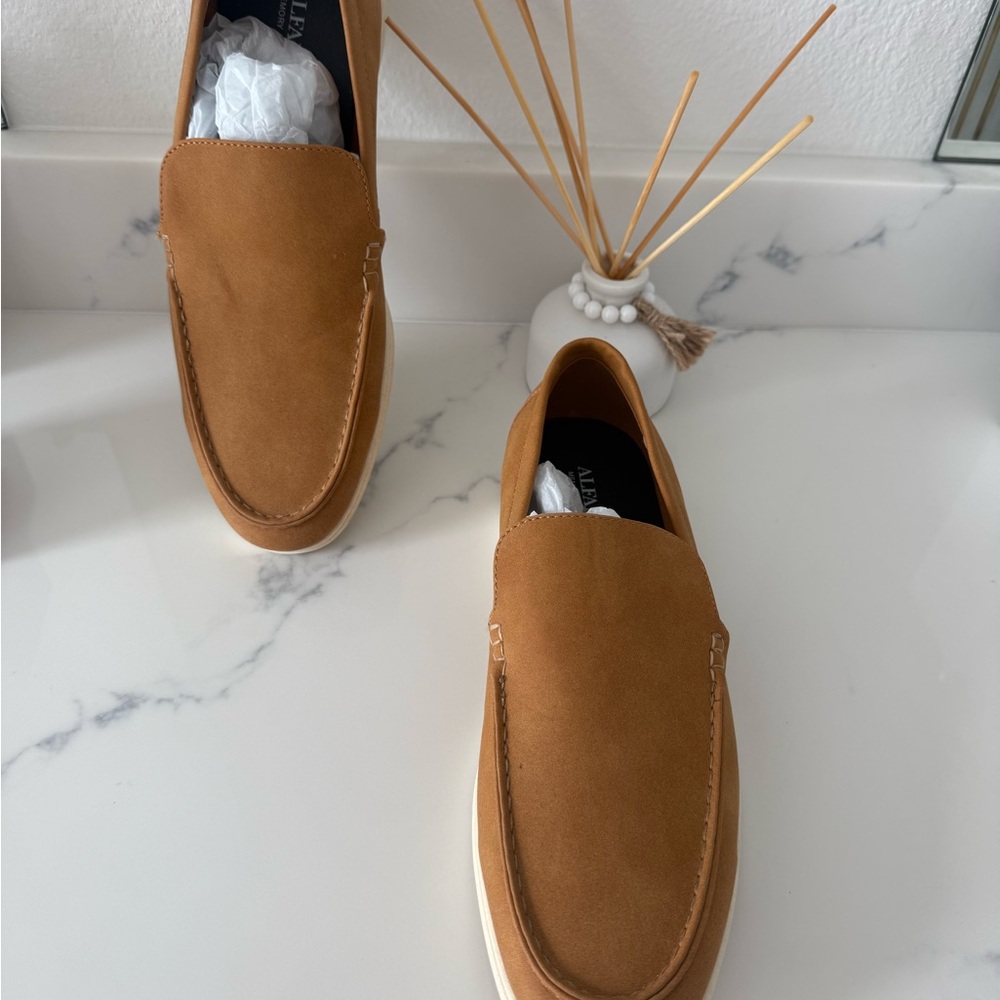 Men's Tan Loafers